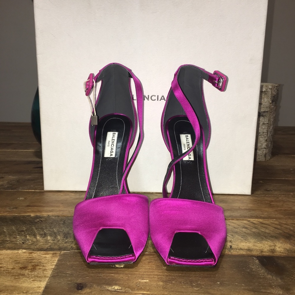 New Balenciaga Satin Broken Heel Peep Toe Pumps - Picture 8 of 8